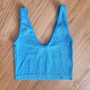 Colsie Women's Solid Blue Ribbed V-Neck Casual Activewear Crop Tank Top Medium M